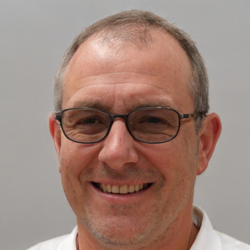 Portrait de Marc Dubois, expert en analyse financière